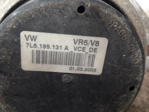 Gebruikte Motorsteun Volkswagen Touareg (7LA/7L6) 4.2 V8 40V Prijs € 15,00 Margeregeling aangeboden door De Witte Boerderij AutoMotive