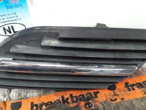 Gebruikte Bumper Rooster Nissan Almera Tino (V10M) 1.8 16V Prijs € 20,00 Margeregeling aangeboden door De Witte Boerderij AutoMotive