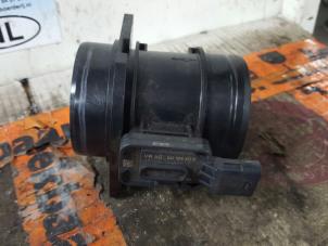 Gebruikte Luchtmassameter Skoda Superb Combi (3V5) 1.6 TDI Prijs € 50,00 Margeregeling aangeboden door De Witte Boerderij AutoMotive