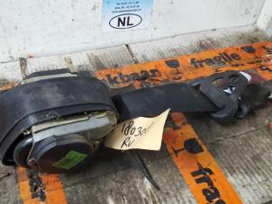 Gebruikte Gordelspanner rechts Volkswagen Transporter/Caravelle T4 2.5 TDI Prijs € 65,00 Margeregeling aangeboden door De Witte Boerderij AutoMotive