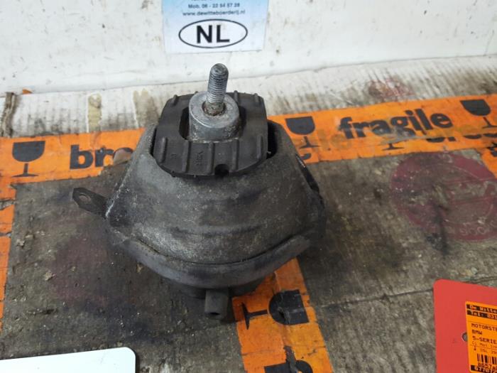 Gebruikte Motorrubber BMW 5 serie Touring (E61) 535d 24V Prijs € 35,00 Margeregeling aangeboden door De Witte Boerderij AutoMotive