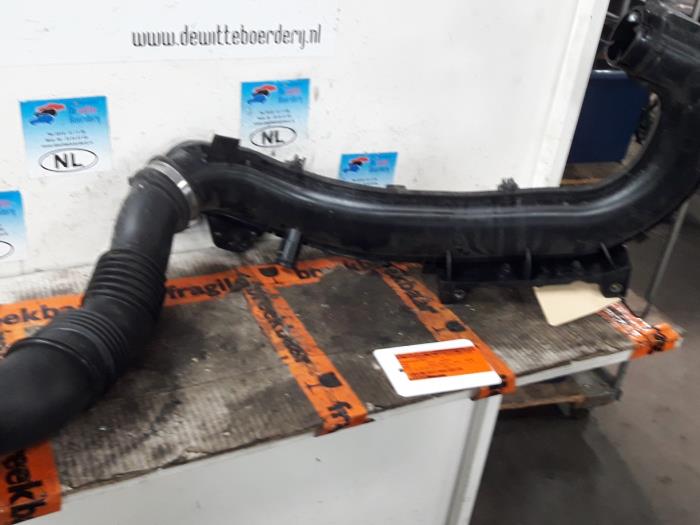 Gebruikte Intercooler Buis Ford Kuga I 2.0 TDCi 16V 140 4x4 Prijs € 35,00 Margeregeling aangeboden door De Witte Boerderij AutoMotive