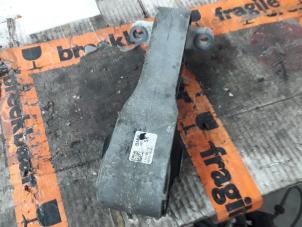 Gebruikte Motorrubber BMW 2-Serie Prijs € 35,00 Margeregeling aangeboden door De Witte Boerderij AutoMotive