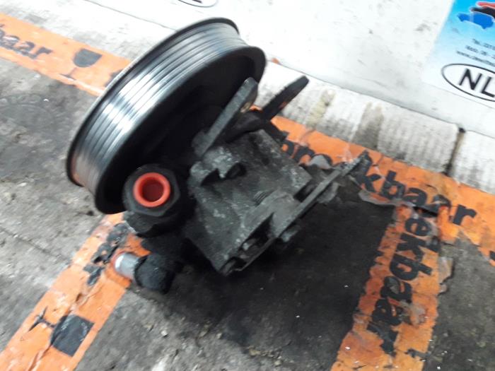 Gebruikte Pomp Servo BMW 3 serie (E36/4) 316i Prijs € 50,00 Margeregeling aangeboden door De Witte Boerderij AutoMotive