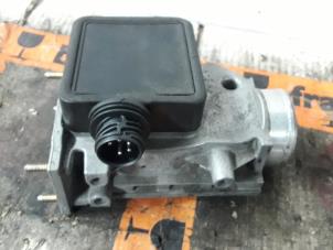 Gebruikte Gasklephuis BMW 3 serie (E36/4) 316i Prijs € 25,00 Margeregeling aangeboden door De Witte Boerderij AutoMotive