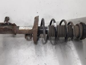 Gebruikte Schokdemperpoot links-voor Opel Astra Prijs € 50,00 Margeregeling aangeboden door De Witte Boerderij AutoMotive