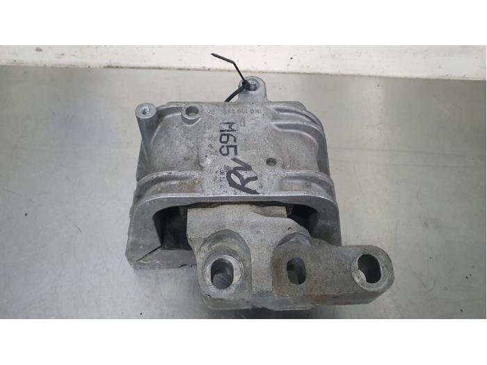 Gebruikte Motorrubber Volkswagen Golf V (1K1) 2.0 TDI 16V Prijs € 15,00 Margeregeling aangeboden door De Witte Boerderij AutoMotive
