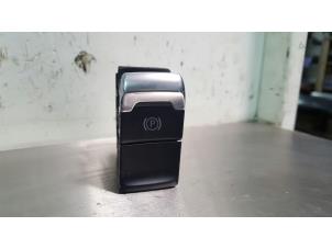 Gebruikte Schakelaar handrem Audi A4 Prijs € 15,00 Margeregeling aangeboden door De Witte Boerderij AutoMotive