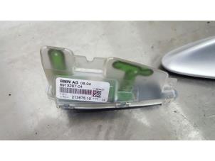 Gebruikte GPS Antenne BMW 5 serie Touring (E61) 525i 24V Prijs € 35,00 Margeregeling aangeboden door De Witte Boerderij AutoMotive