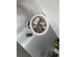 Gebruikte Tank element Pomp Volkswagen Up! (121) 1.0 12V 60 Prijs € 25,00 Margeregeling aangeboden door De Witte Boerderij AutoMotive