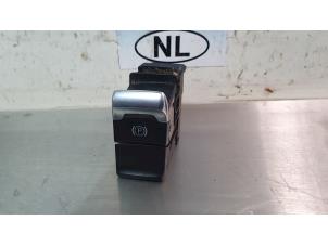 Gebruikte Schakelaar handrem Audi A4 Prijs € 15,00 Margeregeling aangeboden door De Witte Boerderij AutoMotive