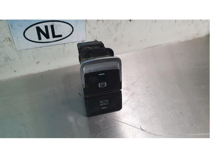 Gebruikte Handrem schakelaar Volkswagen Golf VII (AUA) 1.6 TDI BlueMotion 16V Prijs € 15,00 Margeregeling aangeboden door De Witte Boerderij AutoMotive