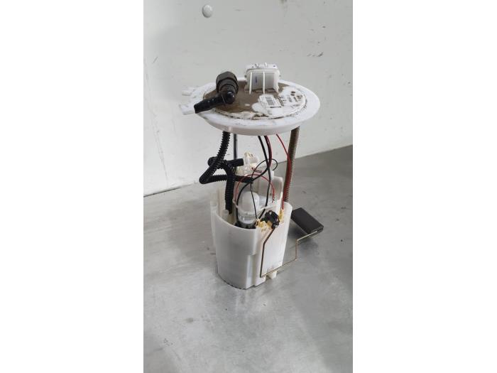 Gebruikte Tank element Pomp Nissan X-Trail (T32) 1.6 DIG-T 16V Prijs € 25,00 Margeregeling aangeboden door De Witte Boerderij AutoMotive
