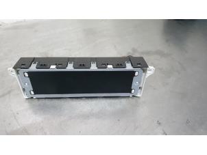 Gebruikte Display Interieur Peugeot 207 Prijs € 15,00 Margeregeling aangeboden door De Witte Boerderij AutoMotive