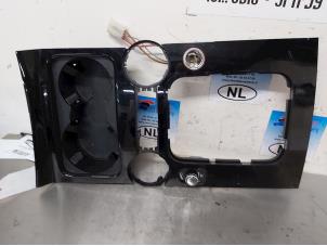 Gebruikte Bekerhouder Volkswagen Touareg (7LA/7L6) 4.2 V8 40V Prijs € 40,00 Margeregeling aangeboden door De Witte Boerderij AutoMotive