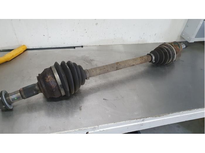 Gebruikte Aandrijfas links-voor Citroen Jumper (U9) 2.2 HDi 100 Prijs € 75,00 Margeregeling aangeboden door De Witte Boerderij AutoMotive