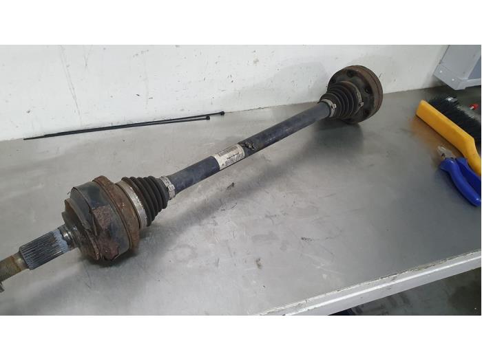 Gebruikte Aandrijfas links-achter Volkswagen Touareg (7LA/7L6) 4.2 V8 40V Prijs € 25,00 Margeregeling aangeboden door De Witte Boerderij AutoMotive