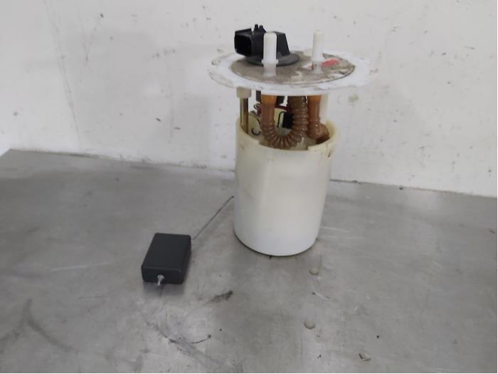 Gebruikte Tank element Pomp Chevrolet Nubira Wagon (J100) 1.8 16V Prijs € 50,00 Margeregeling aangeboden door De Witte Boerderij AutoMotive