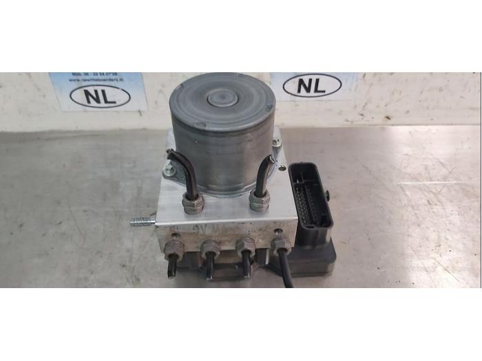 Gebruikte ABS Pomp Seat Ibiza IV (6J5) 1.0 EcoTSI 12V Prijs € 25,00 Margeregeling aangeboden door De Witte Boerderij AutoMotive