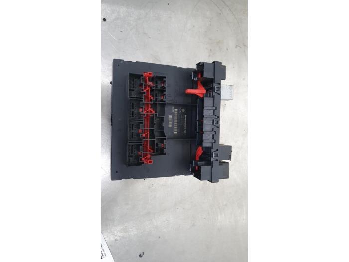 Gebruikte Computer Body Control Volkswagen Golf V (1K1) 1.6 FSI 16V Prijs € 44,99 Margeregeling aangeboden door De Witte Boerderij AutoMotive