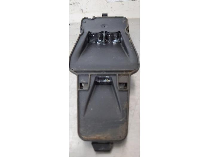 Gebruikte Remassistent sensor Seat Mii 1.0 12V Prijs € 40,00 Margeregeling aangeboden door De Witte Boerderij AutoMotive