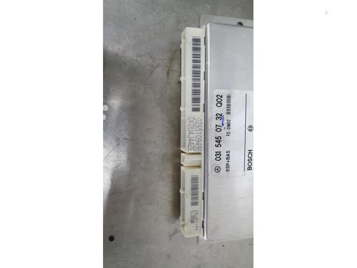 ABS Computer van een Mercedes-Benz E Combi (S210) 2.6 E-240 V6 18V 2003