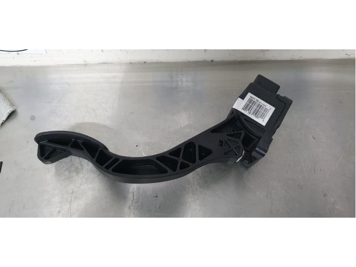 Gebruikte Gaspedaalpositie Sensor Peugeot 5008 I (0A/0E) 1.6 THP 16V Prijs € 10,00 Margeregeling aangeboden door De Witte Boerderij AutoMotive