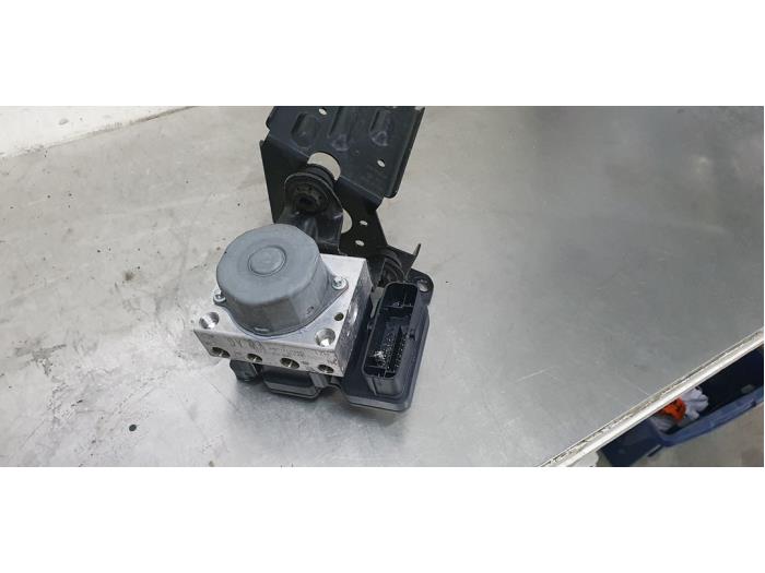 Gebruikte ABS Pomp Seat Ibiza IV SC (6J1) 1.2 TSI Prijs € 35,00 Margeregeling aangeboden door De Witte Boerderij AutoMotive