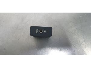 Gebruikte AUX/USB aansluiting Mini Mini (R56) 1.4 16V One Prijs € 10,00 Margeregeling aangeboden door De Witte Boerderij B.V.