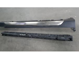 Gebruikte Sideskirt rechts BMW X5 Prijs € 211,75 Inclusief btw aangeboden door De Witte Boerderij AutoMotive