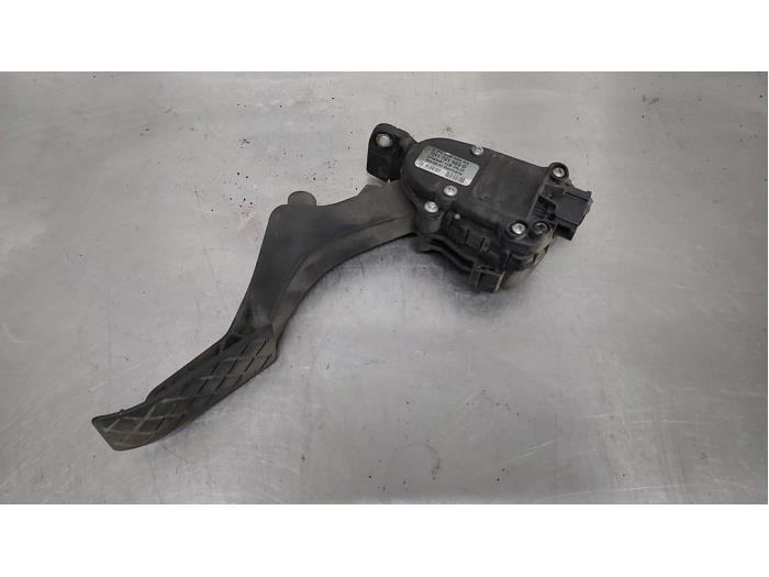 Gebruikte Sensor Gaspedaalpositie Volkswagen Transporter T5 1.9 TDi Prijs € 10,00 Margeregeling aangeboden door De Witte Boerderij AutoMotive