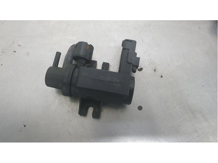 Gebruikte Overdrukklep Turbo Ford Transit Connect 1.8 TDCi 90 DPF Prijs € 25,00 Margeregeling aangeboden door De Witte Boerderij AutoMotive