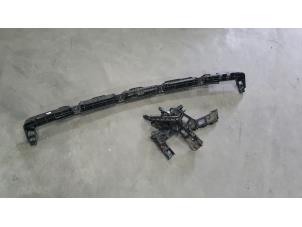 Gebruikte Bumperframe achter Volkswagen Golf VII (AUA) 1.4 TSI 16V Prijs € 25,00 Margeregeling aangeboden door De Witte Boerderij AutoMotive