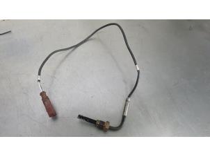 Gebruikte Uitlaat temperatuursensor Volkswagen Caddy III (2KA,2KH,2CA,2CH) 2.0 TDI DPF Prijs € 20,00 Margeregeling aangeboden door De Witte Boerderij AutoMotive