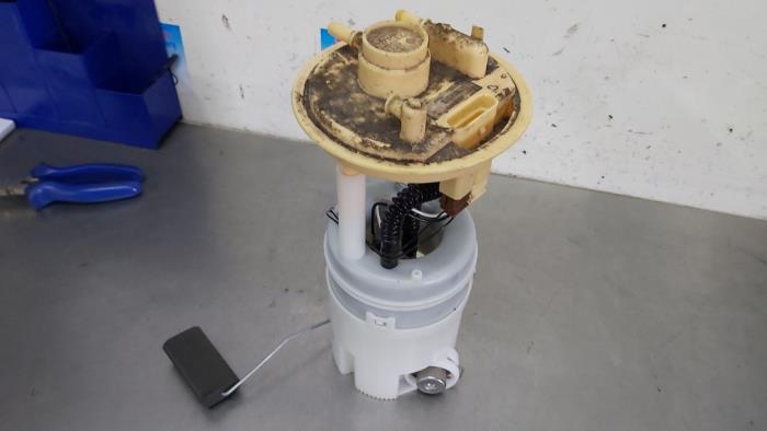 Gebruikte Tank element Pomp Mitsubishi Colt (Z2/Z3) 1.1 12V Prijs € 50,00 Margeregeling aangeboden door De Witte Boerderij AutoMotive
