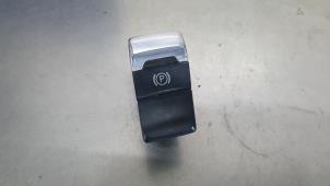 Gebruikte Handrem schakelaar Audi A4 Prijs € 15,00 Margeregeling aangeboden door De Witte Boerderij AutoMotive