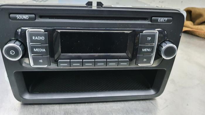 Radio CD Speler van een Volkswagen Polo 2012