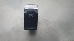 Gebruikte Schakelaar handrem Audi A4 Prijs € 15,00 Margeregeling aangeboden door De Witte Boerderij AutoMotive