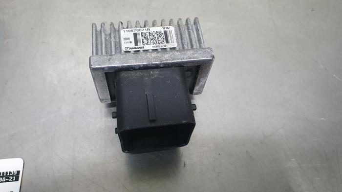 Gebruikte Koeling Module Mercedes Citan (415.6) 1.5 108 CDI Euro 6 Prijs € 25,00 Margeregeling aangeboden door De Witte Boerderij AutoMotive