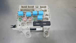Gebruikte Zekeringkast Toyota Previa (R3) 2.4i 16V VVT-i Prijs € 75,00 Margeregeling aangeboden door De Witte Boerderij AutoMotive
