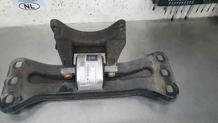 Gebruikte Versnellingsbak Steun Mercedes C (W204) 1.8 C-180K 16V Prijs € 25,00 Margeregeling aangeboden door De Witte Boerderij AutoMotive