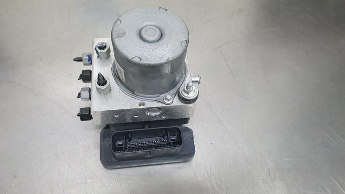 Gebruikte ABS Pomp Opel Karl Prijs € 29,95 Margeregeling aangeboden door De Witte Boerderij AutoMotive