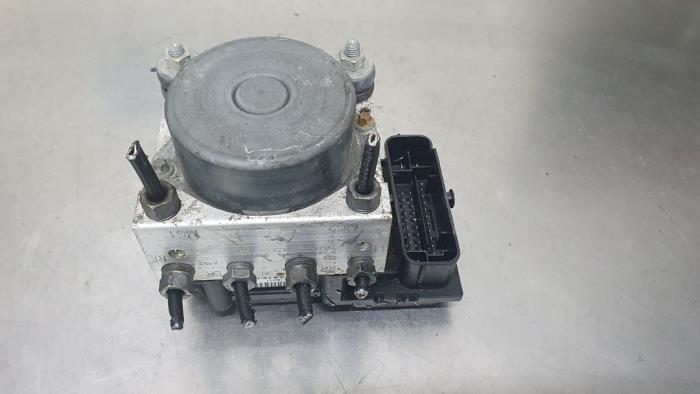 Gebruikte ABS Pomp Fiat Punto Evo (199) 1.2 Euro 5 Prijs € 50,00 Margeregeling aangeboden door De Witte Boerderij AutoMotive