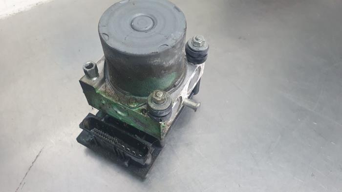 Gebruikte ABS Pomp Subaru Impreza II (GD) 2.5 WRX 16V Prijs € 50,00 Margeregeling aangeboden door De Witte Boerderij AutoMotive