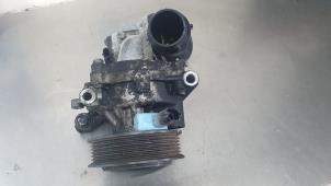 Gebruikte Waterpomp Opel Astra J Sports Tourer (PD8/PE8/PF8) 1.6 CDTI 16V Prijs € 75,00 Margeregeling aangeboden door De Witte Boerderij AutoMotive