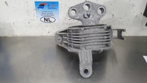 Gebruikte Motorrubber Opel Astra J (PC6/PD6/PE6/PF6) 1.6 16V Ecotec Prijs € 25,00 Margeregeling aangeboden door De Witte Boerderij AutoMotive