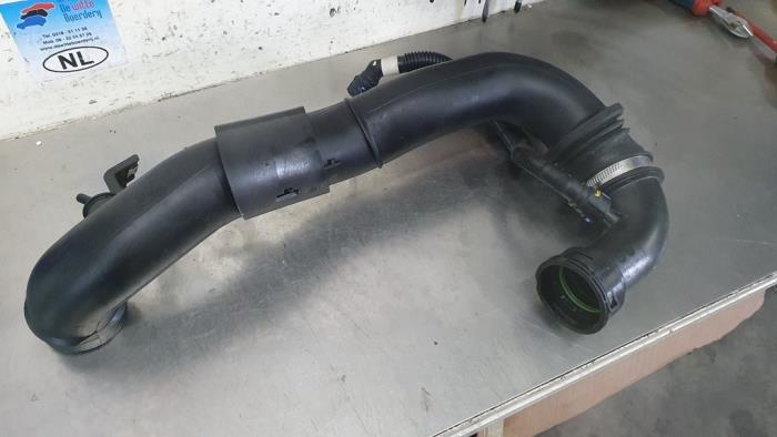 Intercooler Buis Ford Fiesta 7, 2017 1.0 EcoBoost 12V, Hatchback, Benzine, 999cc, 70kW (95pk), FWD, M0JA, 2019-12 (Gebruikt)