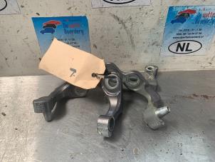 Gebruikte Scharnier deur links-voor Ford Kuga I 2.0 TDCi 16V 140 4x4 Prijs € 20,00 Margeregeling aangeboden door De Witte Boerderij AutoMotive
