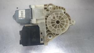 Gebruikte Motor electrisch raam Volkswagen Passat Variant (365) 2.0 TDI 16V 140 Prijs € 15,00 Margeregeling aangeboden door De Witte Boerderij AutoMotive
