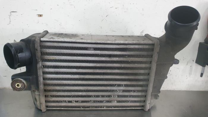 Gebruikte Intercooler Alfa Romeo GT (937) 1.9 JTD 16V Multijet Prijs € 50,00 Margeregeling aangeboden door De Witte Boerderij AutoMotive